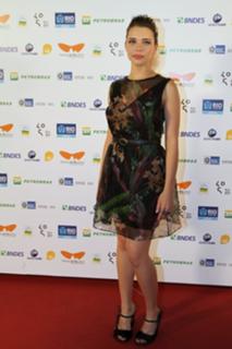 Bruna Linzmeyer feet photo thumbnail