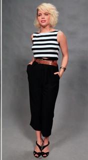 Bruna Linzmeyer feet photo thumbnail