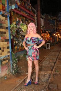 Bruna Linzmeyer feet photo thumbnail