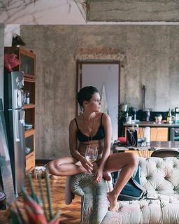 Bruna Linzmeyer feet photo thumbnail