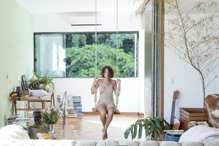 Bruna Linzmeyer feet photo thumbnail