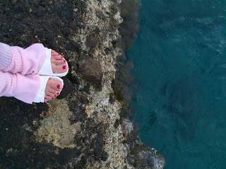 Bruna Linzmeyer feet photo thumbnail