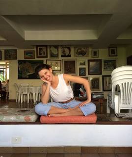 Bruna Linzmeyer feet photo thumbnail