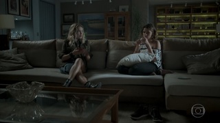 Bruna Linzmeyer feet photo thumbnail