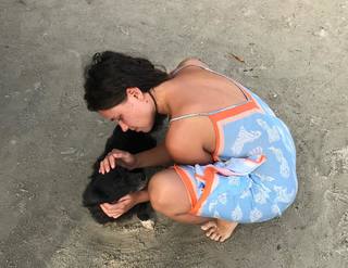 Bruna Linzmeyer feet photo thumbnail