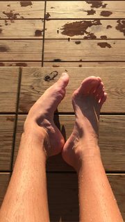 Bruna Linzmeyer feet photo thumbnail