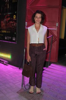 Bruna Linzmeyer feet photo thumbnail