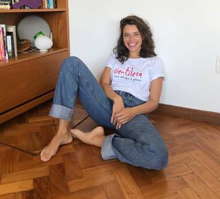 Bruna Linzmeyer feet photo thumbnail