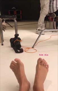 Bruna Linzmeyer feet photo thumbnail