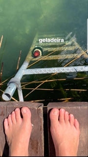 Bruna Linzmeyer feet photo thumbnail