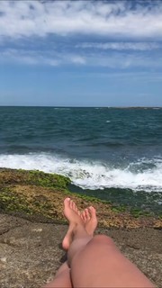 Bruna Linzmeyer feet photo thumbnail