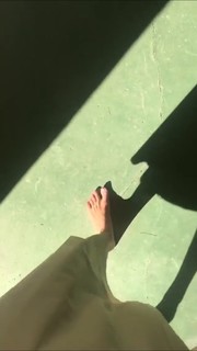 Bruna Linzmeyer feet photo thumbnail