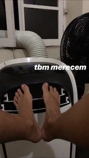 Bruna Linzmeyer feet photo thumbnail