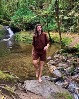 Bruna Linzmeyer feet photo thumbnail