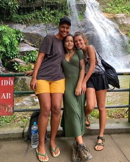 Bruna Linzmeyer feet photo thumbnail