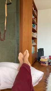 Bruna Linzmeyer feet photo thumbnail