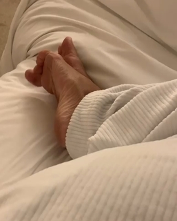 Bruna Linzmeyer feet photo thumbnail