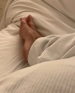 Bruna Linzmeyer feet photo thumbnail