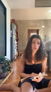 Bruna Linzmeyer feet photo thumbnail