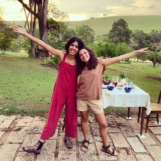 Bruna Linzmeyer feet photo thumbnail