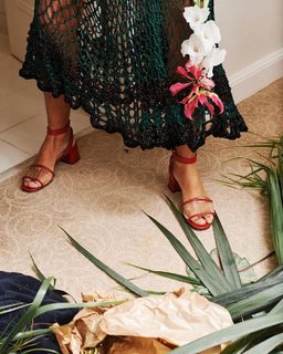 Bruna Linzmeyer feet photo thumbnail