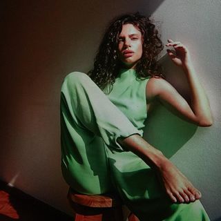 Bruna Linzmeyer feet photo thumbnail