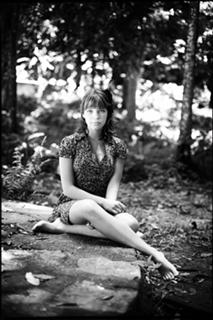 Bruna Linzmeyer feet photo thumbnail