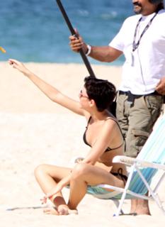 Bruna Linzmeyer feet photo thumbnail