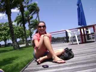 Bruna Linzmeyer feet photo thumbnail