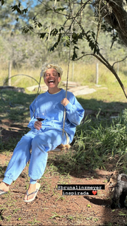 Bruna Linzmeyer feet photo thumbnail