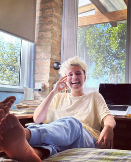 Bruna Linzmeyer feet photo thumbnail