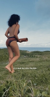 Bruna Linzmeyer feet photo thumbnail