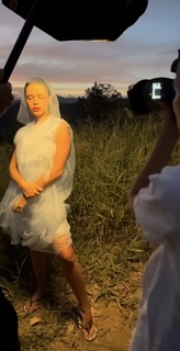 Bruna Linzmeyer feet photo thumbnail