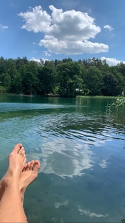 Bruna Linzmeyer feet photo thumbnail