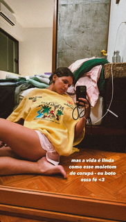 Bruna Linzmeyer feet photo thumbnail