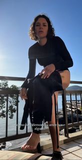 Bruna Linzmeyer feet photo thumbnail