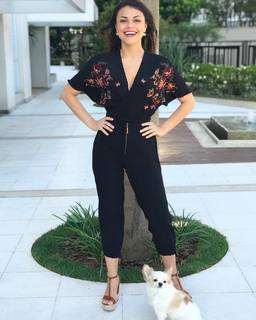 Bruna Louise feet photo 8