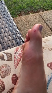 Bruna Louise feet photo 19