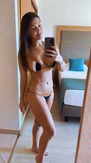 Bruna Louise feet photo 1