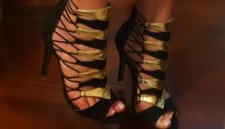 Bruna Manzon feet photo 11