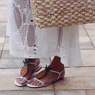 Bruna Manzon feet photo 9
