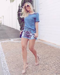 Bruna Manzon feet photo 6