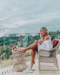 Bruna Manzon feet photo 2