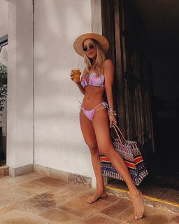 Bruna Manzon feet photo 18