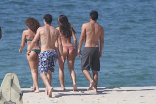 Bruna Marquezine feet photo thumbnail