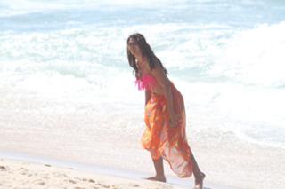 Bruna Marquezine feet photo thumbnail