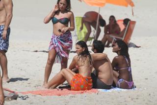 Bruna Marquezine feet photo thumbnail
