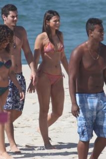 Bruna Marquezine feet photo thumbnail