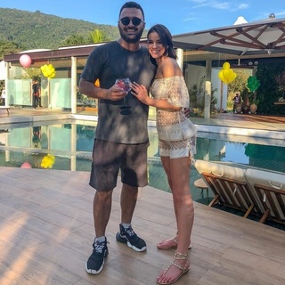 Bruna Marquezine feet photo thumbnail