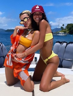 Bruna Marquezine feet photo thumbnail
